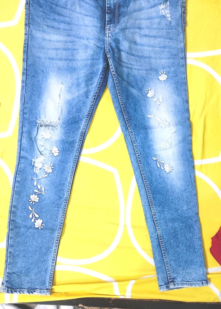 Women Skinny Mid Rise Blue Jeans