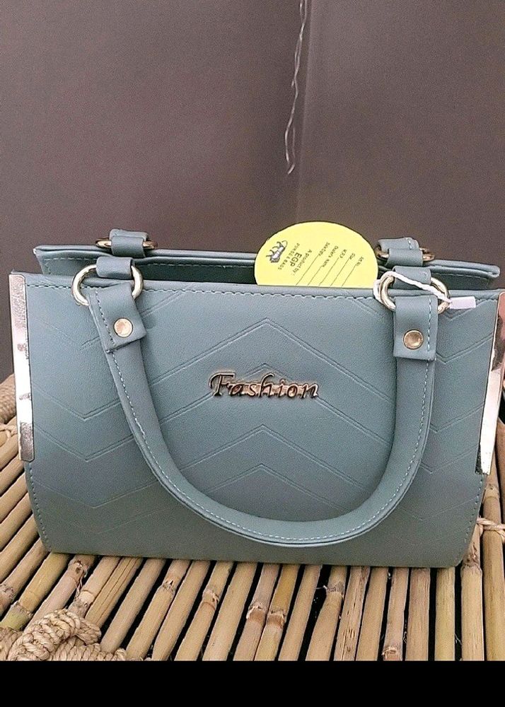 New Breanded Handbag With Tag👜