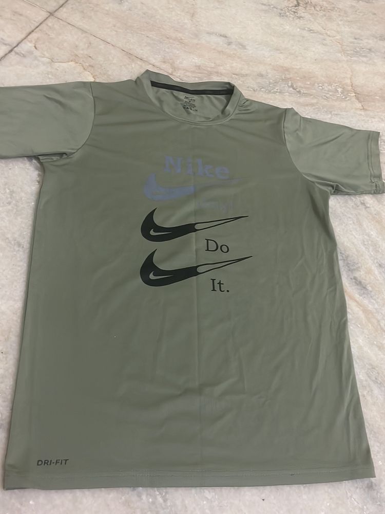 Sports T-shirt