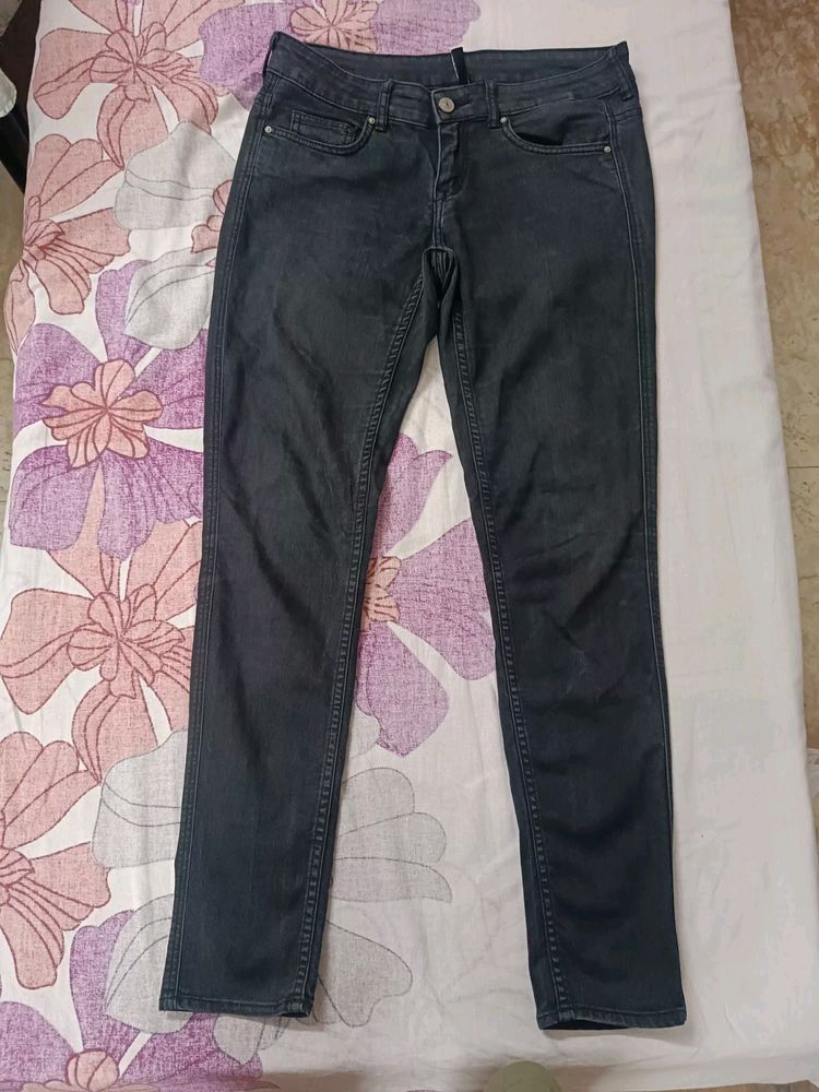 H&M Black Skinny Jeans.