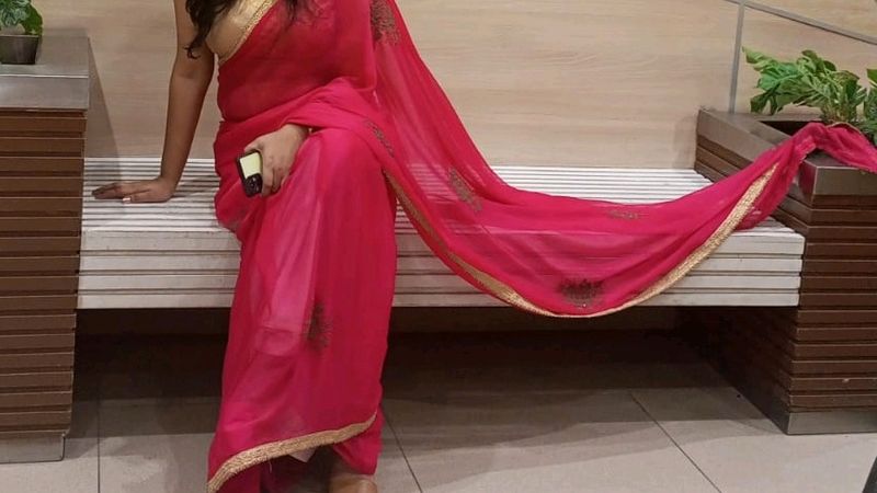 Gulabi Saree