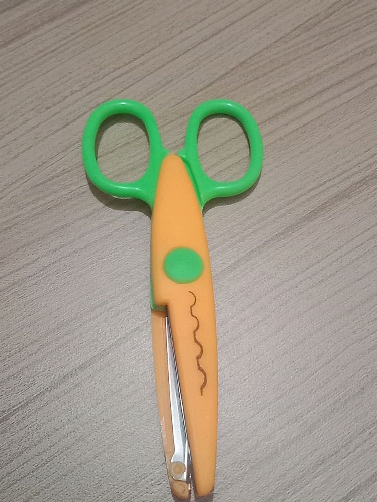 Paper Design Cutting Scissors ✂️ All New Unused