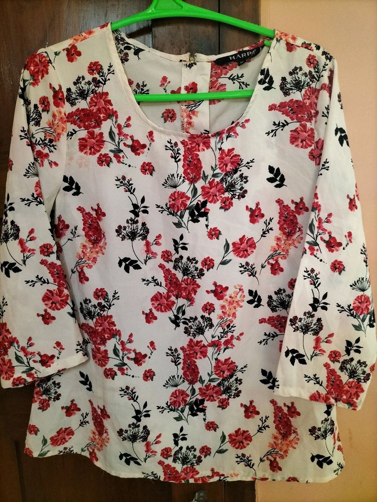 Harpa Top Off White With Red Flowers