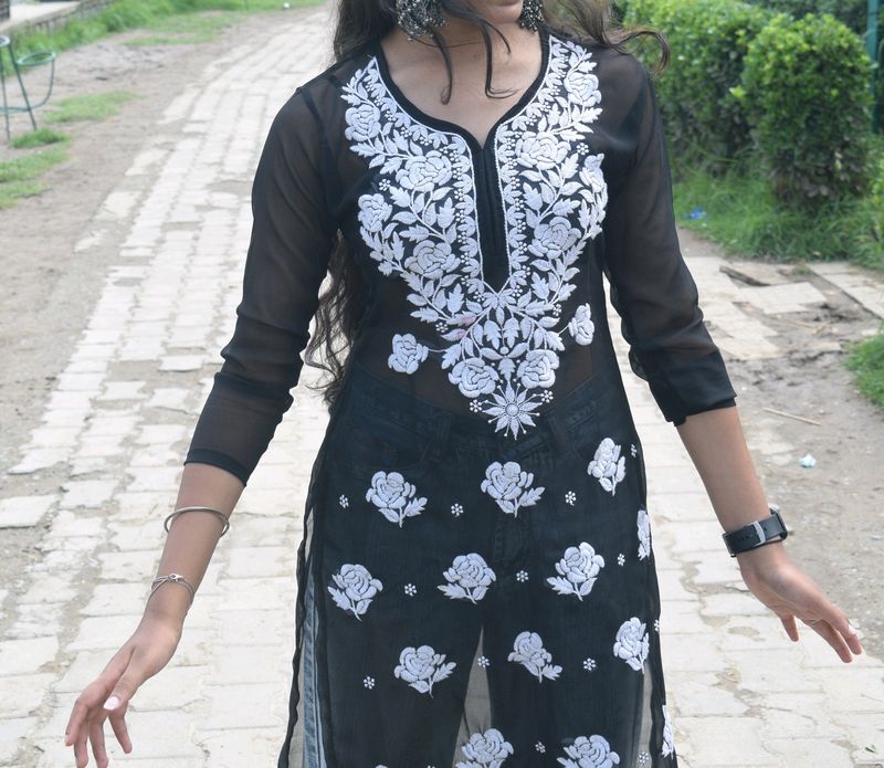 BLACK चिकनकारी KURTI🌻