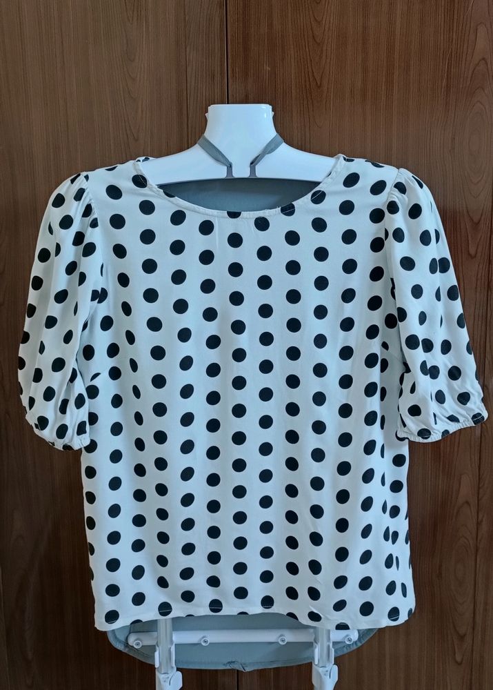 Trendy Black And White Top