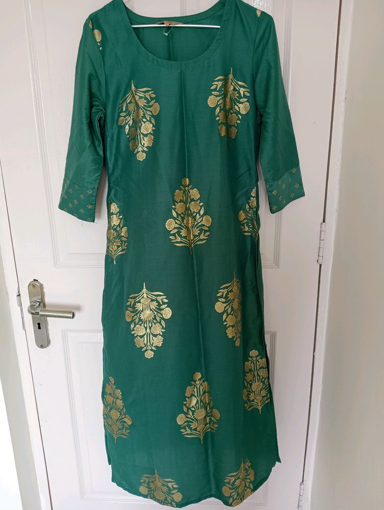 Green Kurti Set (Suit)