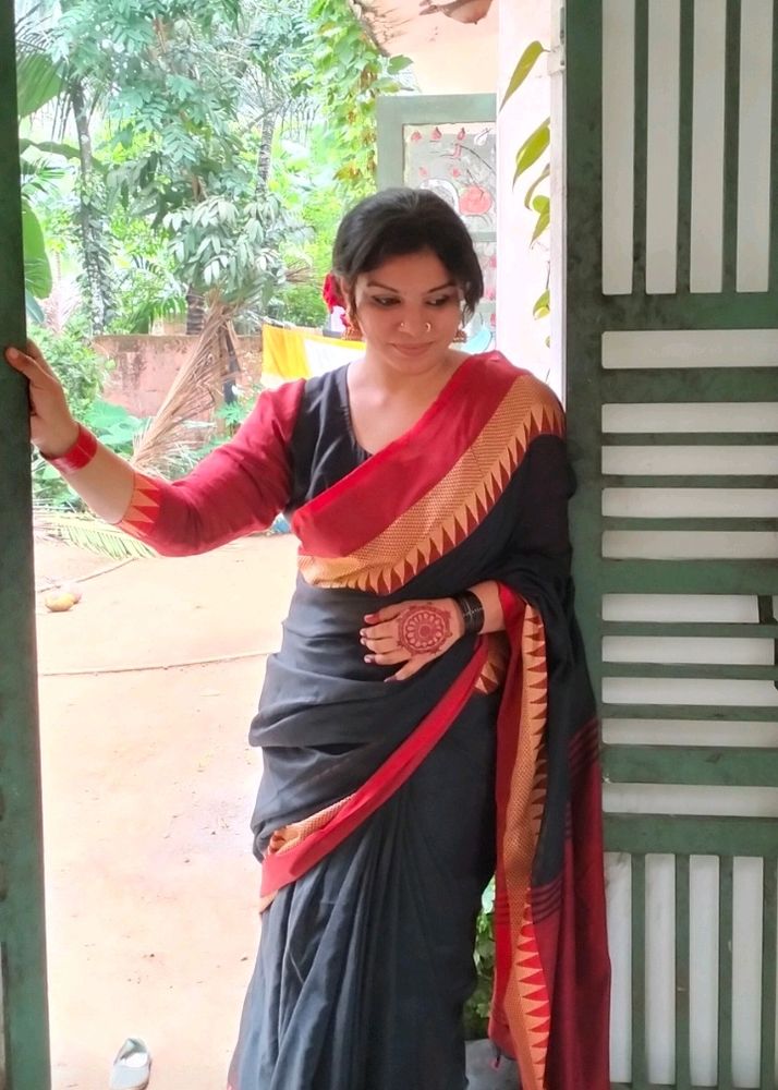 Black And Red Saree