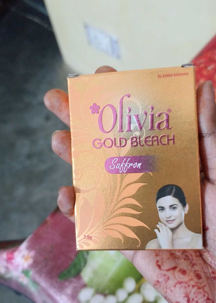 Olivia Gold Bleech