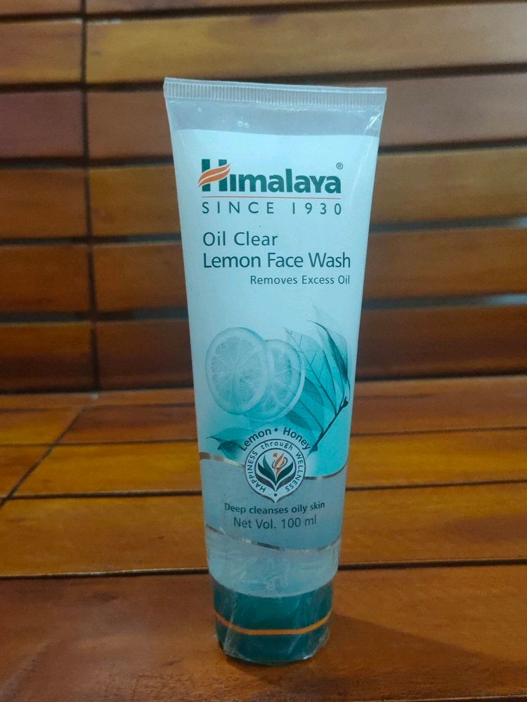 Himalaya Oil Clear Lemon Face Wash