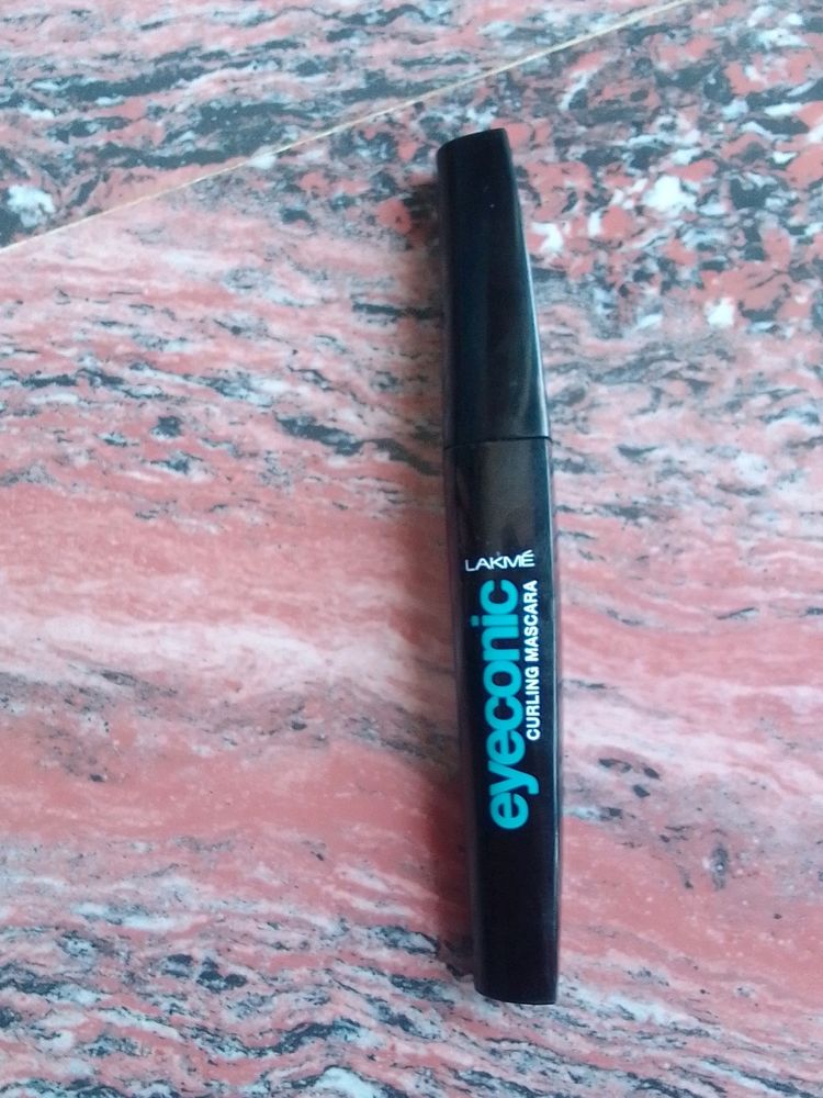 Lakme Eyeconic Mascara