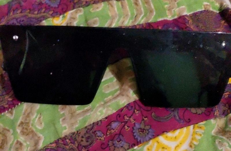 Black goggles