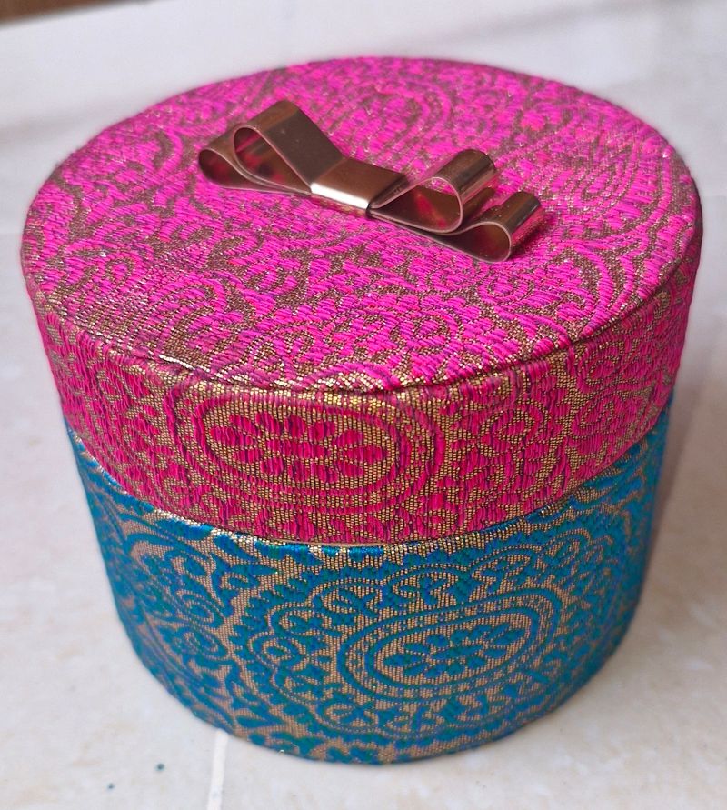 Lakme Jewelry Box