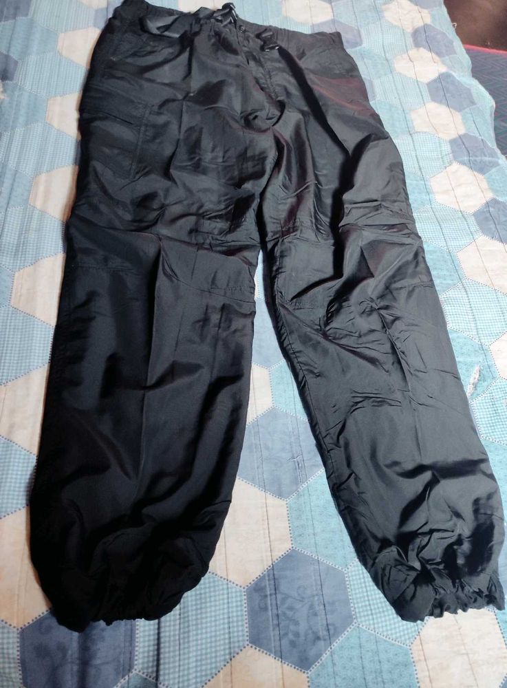 Uniqlo Parachute Pant