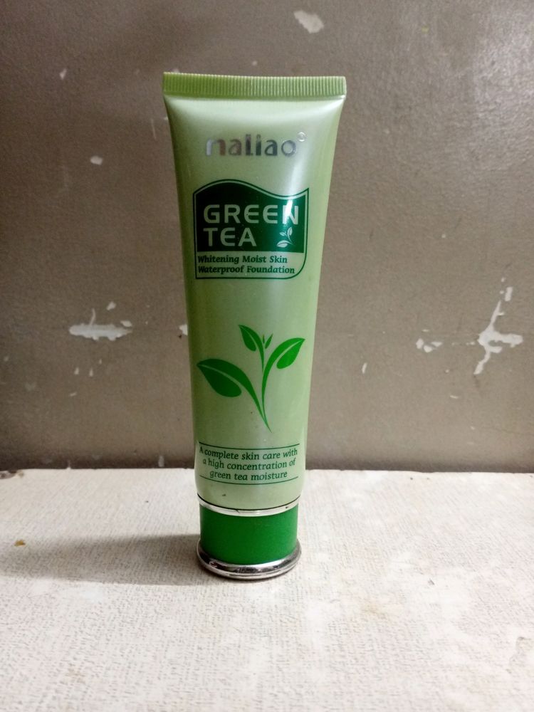 GREEN TEA Whitening Moist Skin Waterproof Foundati