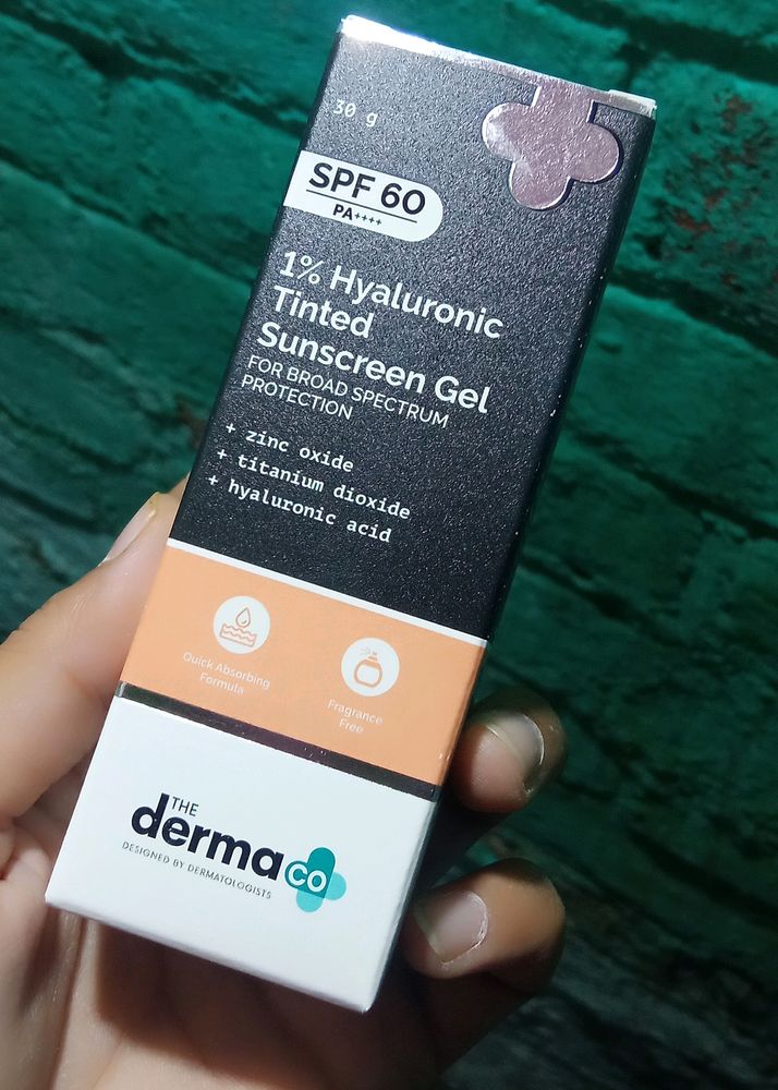 The Derma Co. 1%hyaluronic Tinted Sunscreen