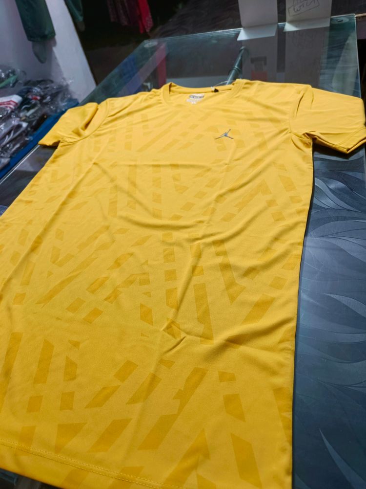 YELLOW SPORTS WEAR TSHIRT