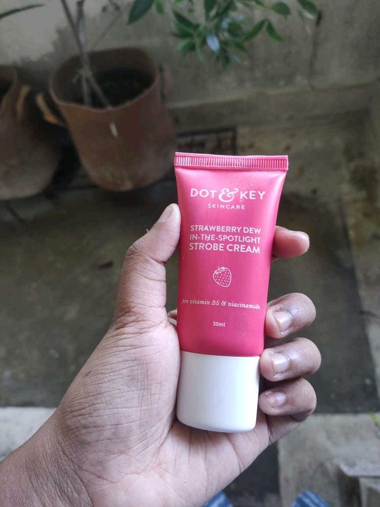 Dot N Key Strawberry Strobe Cream