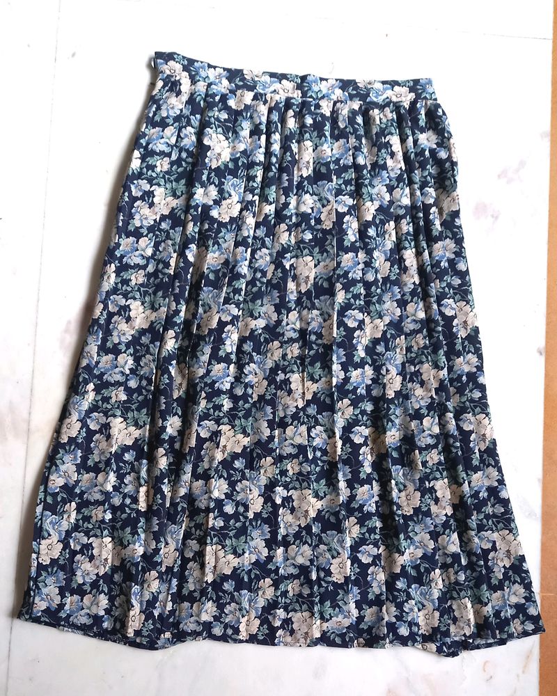 Edinburgh Pleated midi Skirt