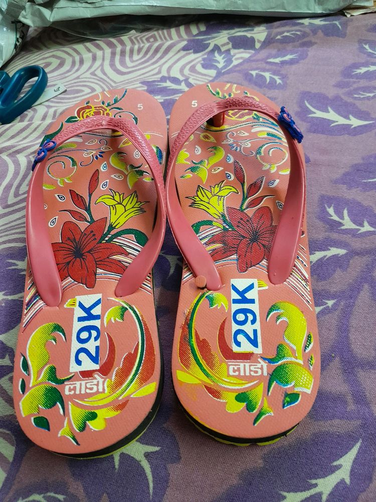 Brand new Ladies Flipflop slippers-Peach