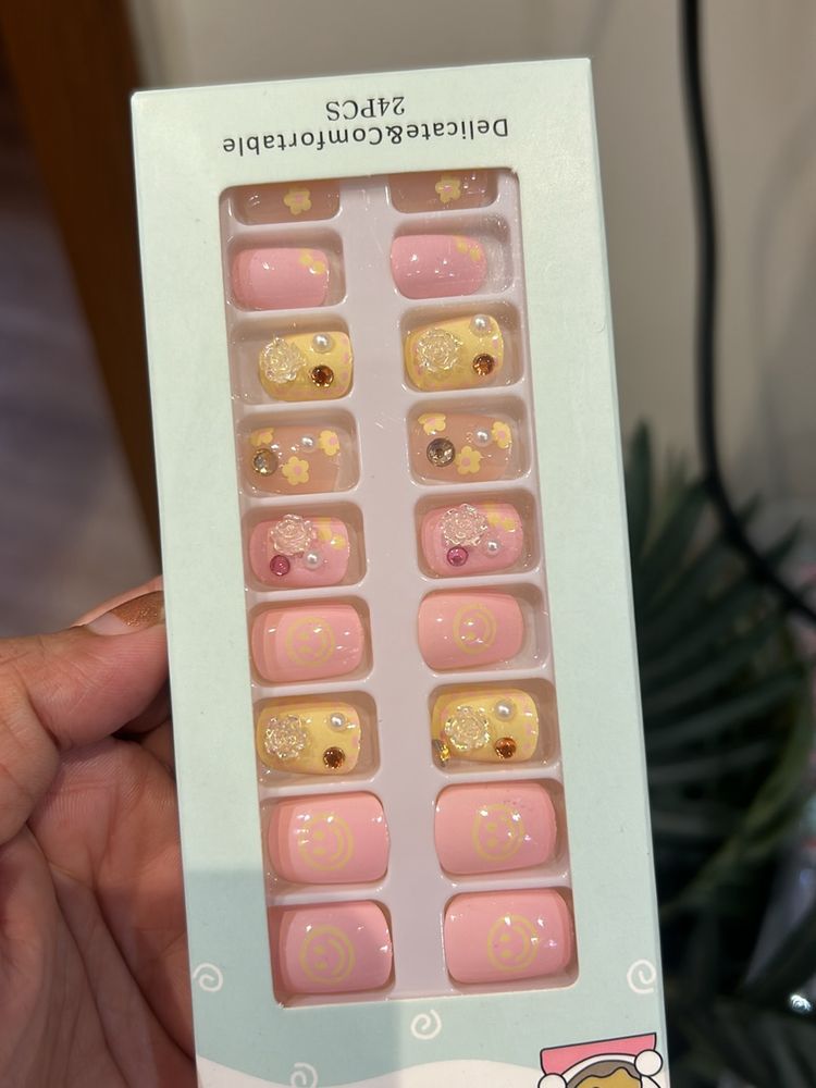 Artificial Press On Nails Brand New