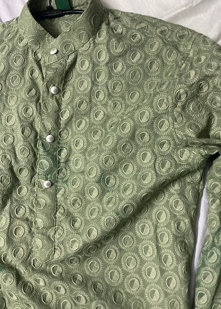 MENS GREEN CHIKANKARI EMBROIDERY KURTA