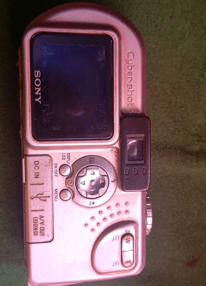 Sony Cyber-Shot DSC-P9  Camera