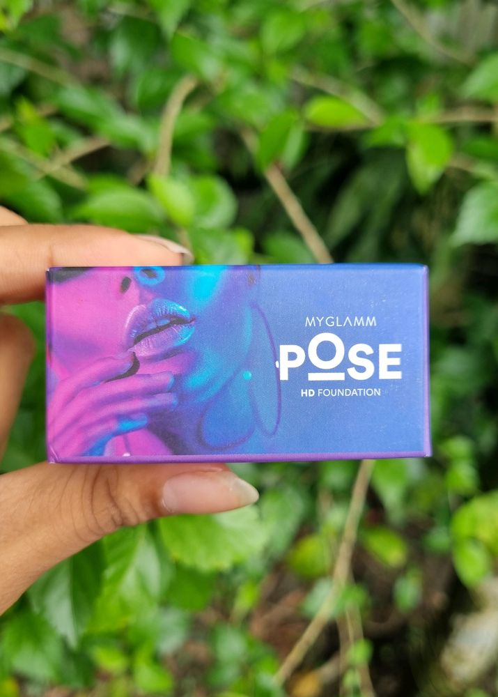 pose HD Foundation Stick's