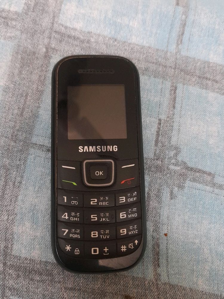 Samsung Keypad Mobile. Not Working, Only Phone No Charger.