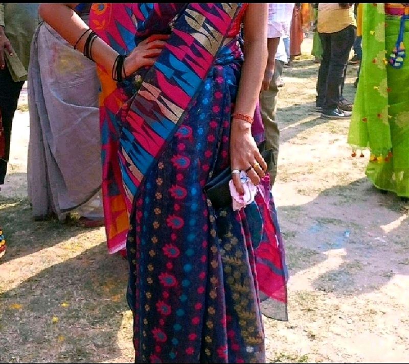 beautiful jamdani saree