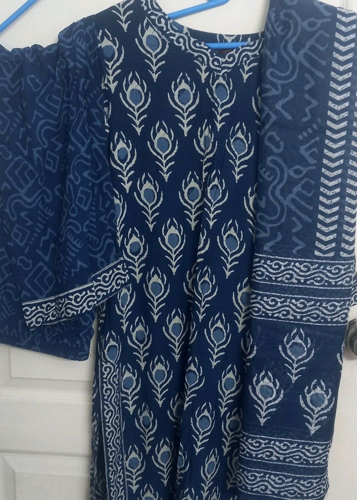 Klosia Kurti Set