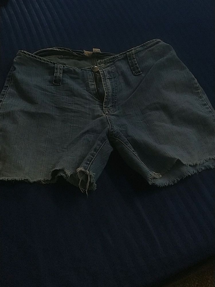 Used Cropped Denim.Shorts