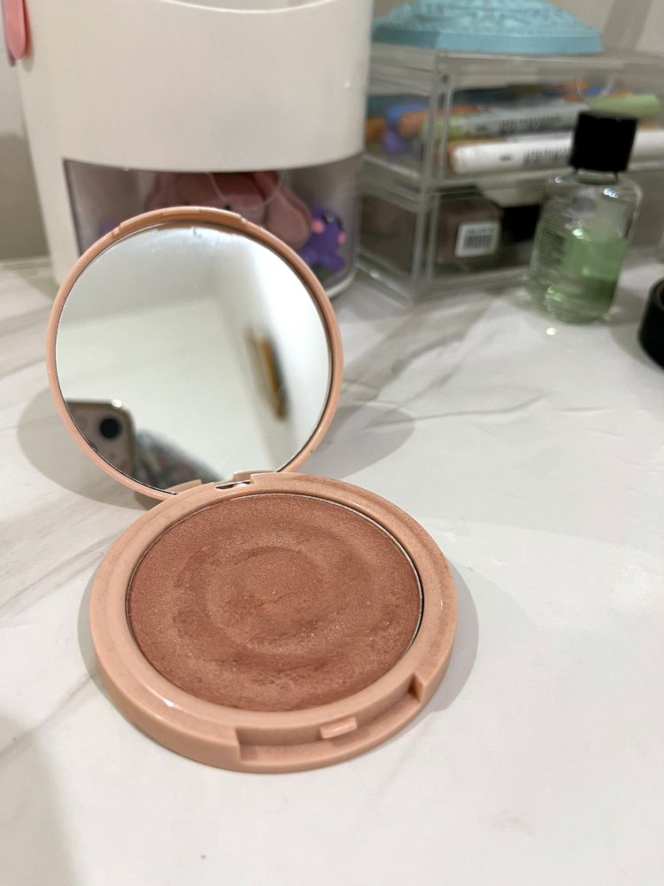 Rose Highlighter Aesthetic