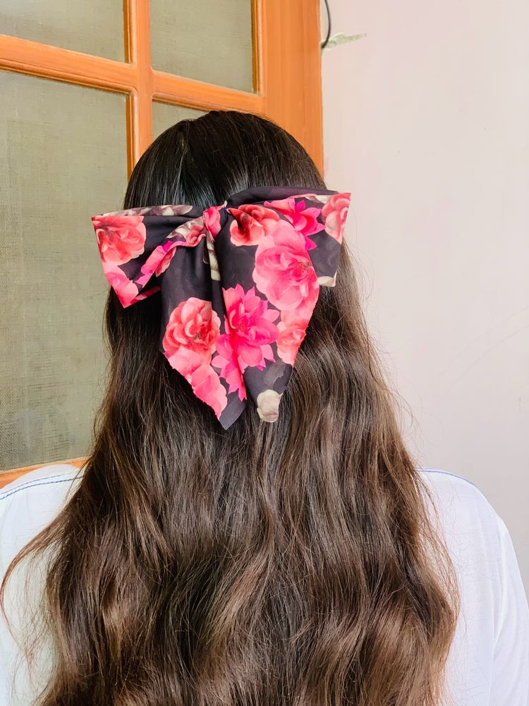 Beautiful Hair Bow For Women And Girls