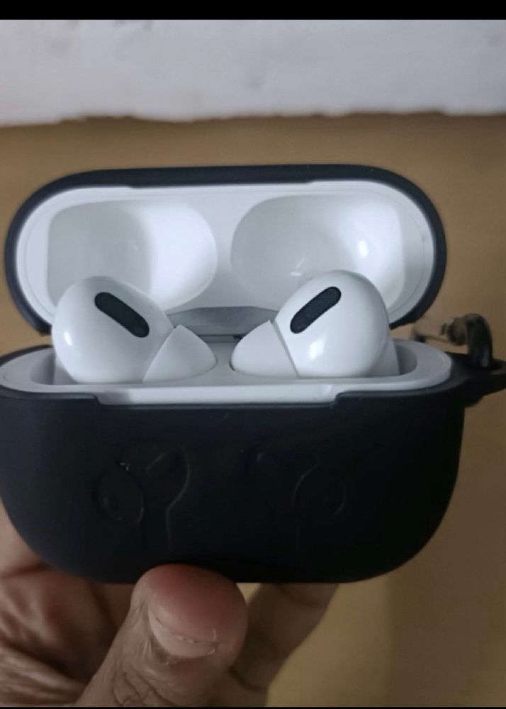 OFFER🥳 AirPod Pro With Case💜