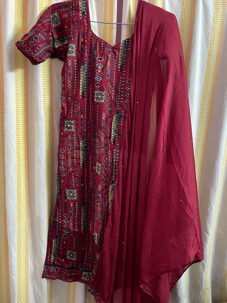 Maroon kurta with Dupatta