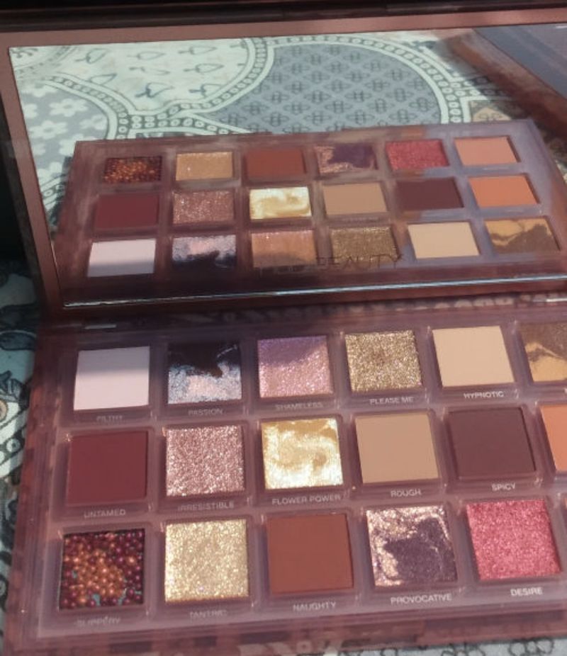 Huda Beauty Naughty Nude Eyeshadow Palette