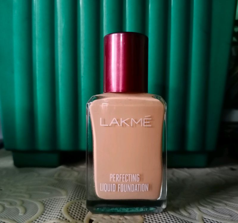 Lakme Perfecting Liquid Foundation