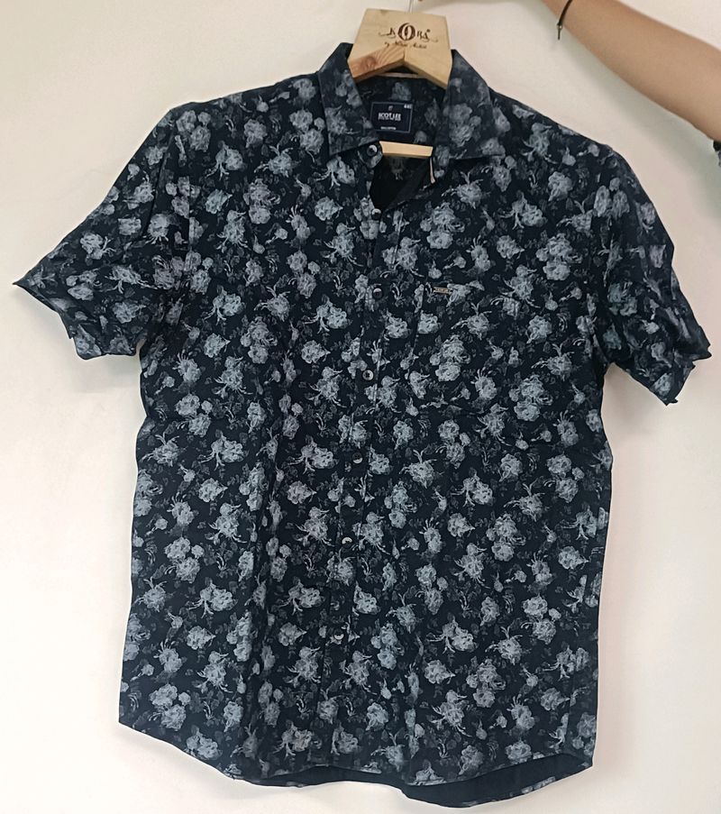Mens Floral Casual Shirt With Trendy Half Sleeves