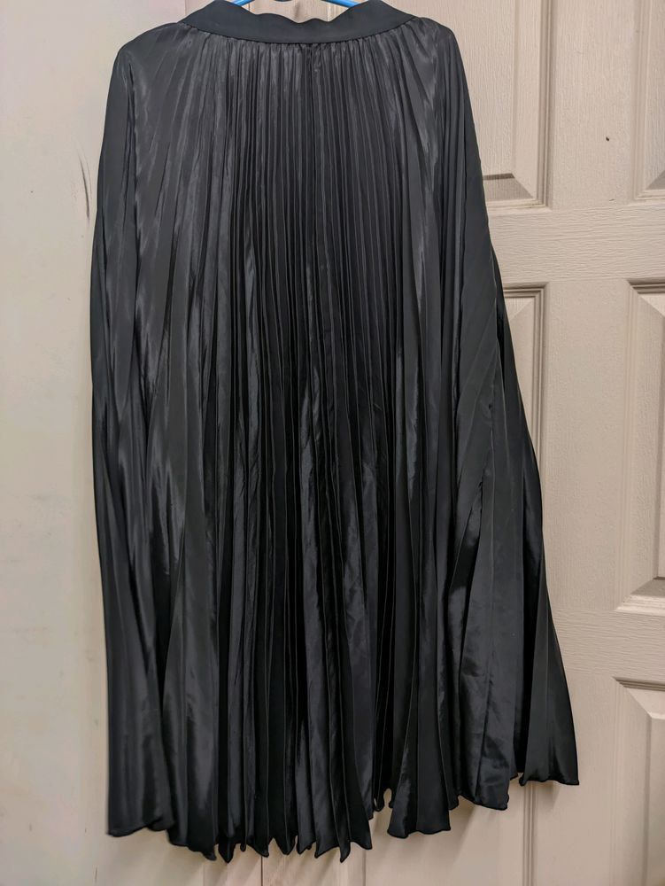 Pleated skirt