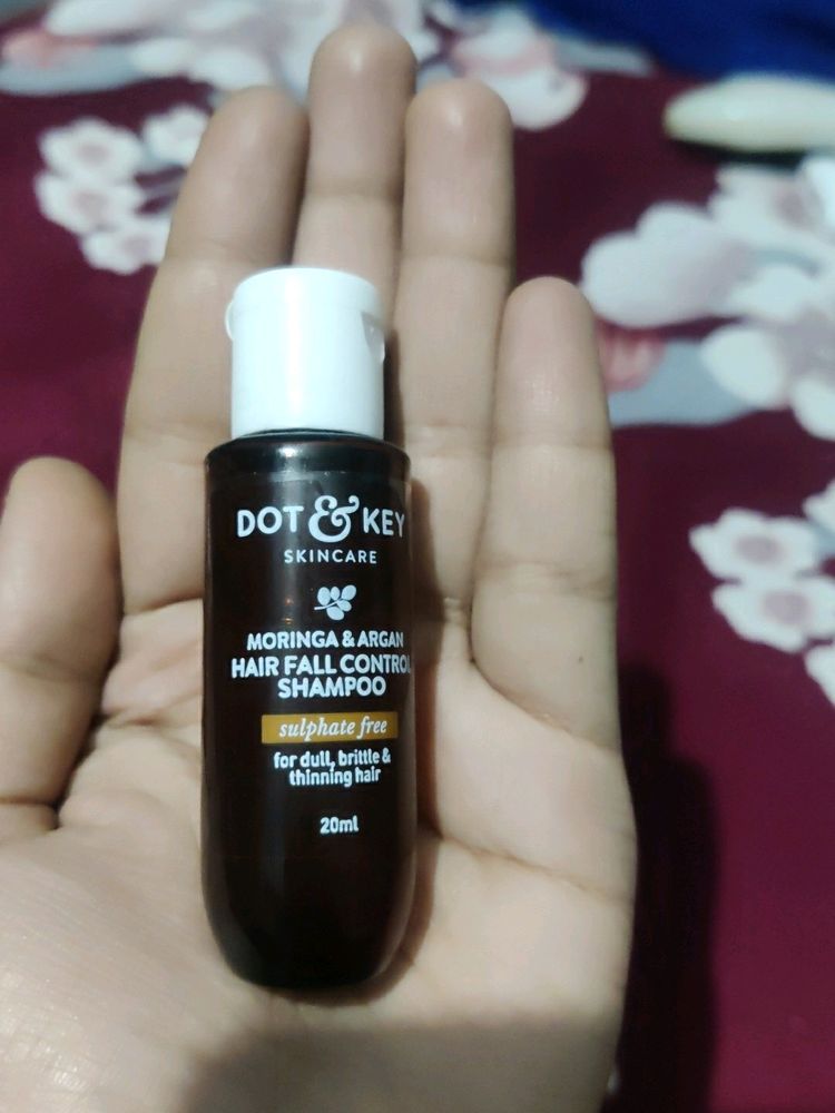 Dot And Key Hair Fall Control Shampoo.