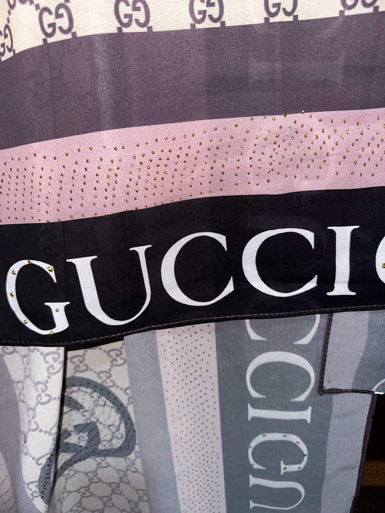 Gucci Trendy Stoll…!