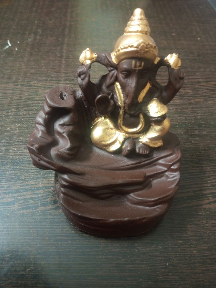 Ganesh Smoke Fountain With 20 Sticks