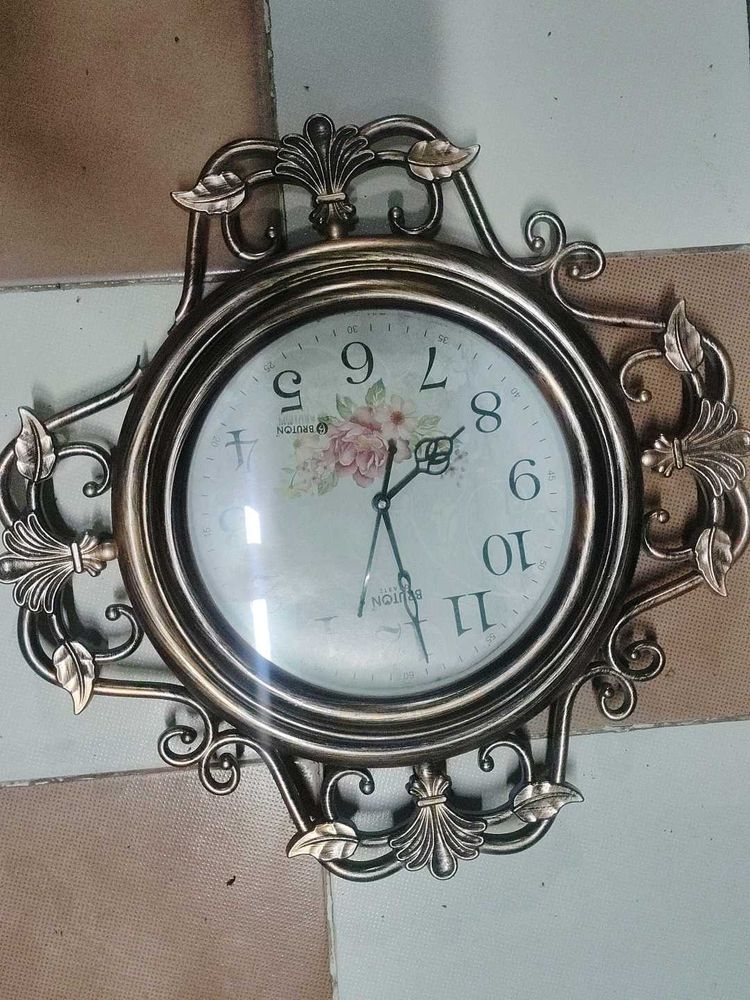 WALL CLOCK