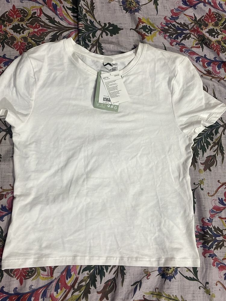 White Basic Tshirt