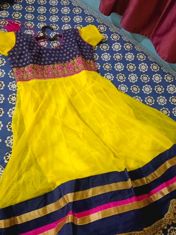 Churidar With Yellow Pant And Dupatta