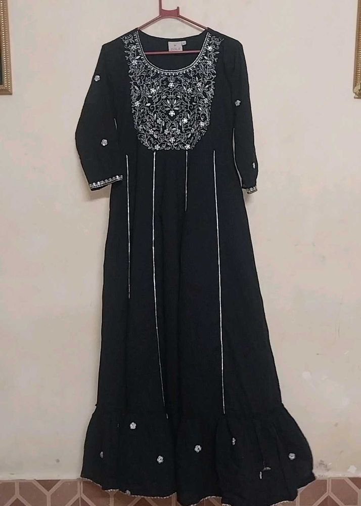 Very Beautiful Long Gown Combo 400rs