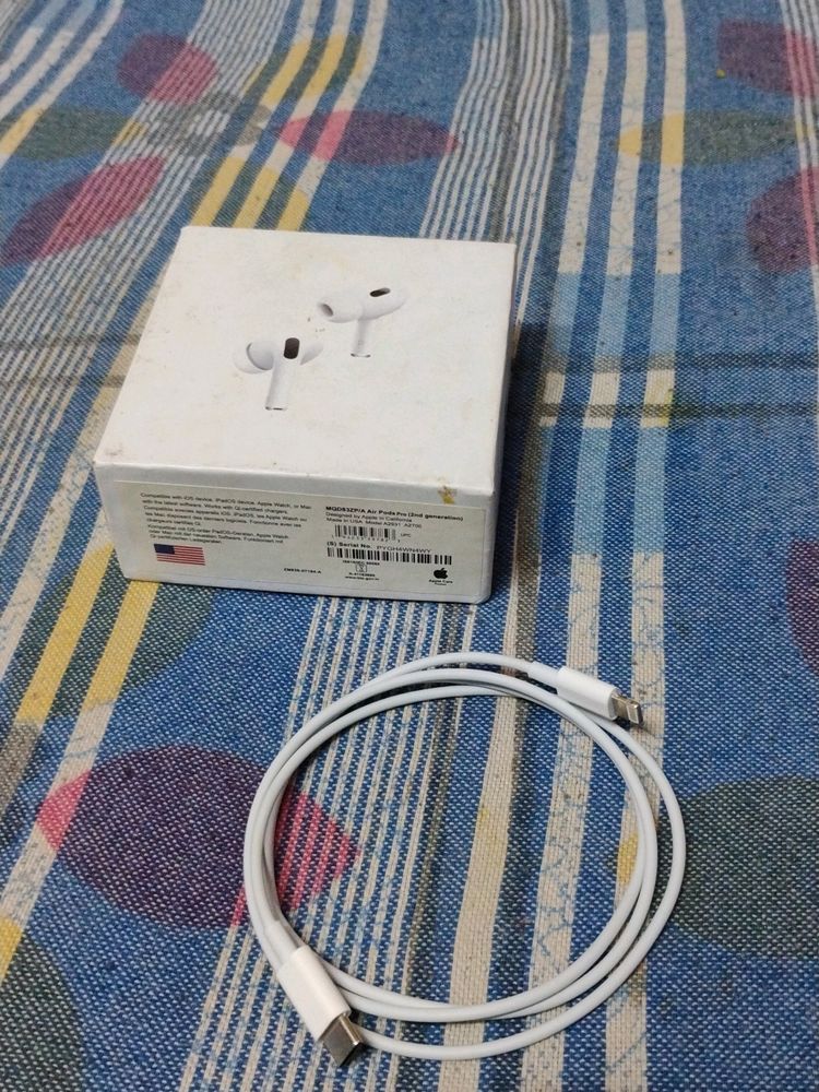 iPhone Data Cable/Airburds Cable