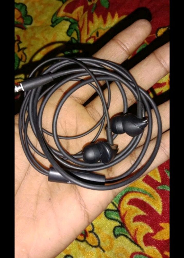 BOAT 100 Bashhead Black Earphones 🎧