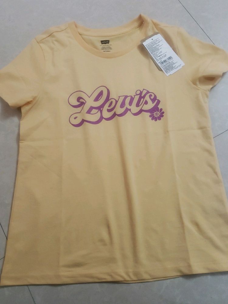 Levis Pure Cotton Tee ..