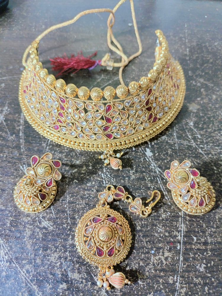 Golden Kundan Choker Set